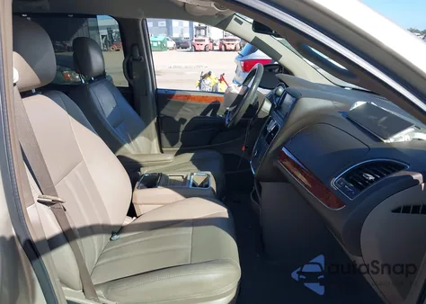 2016 Chrysler Town & Country Touring из США, поврежденный, VIN 2C4RC1BG1GR149127